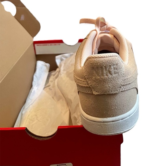 NWT women’s Nike court vision low orange pearl and white size 9.5 Shoe - Picture 5 of 5